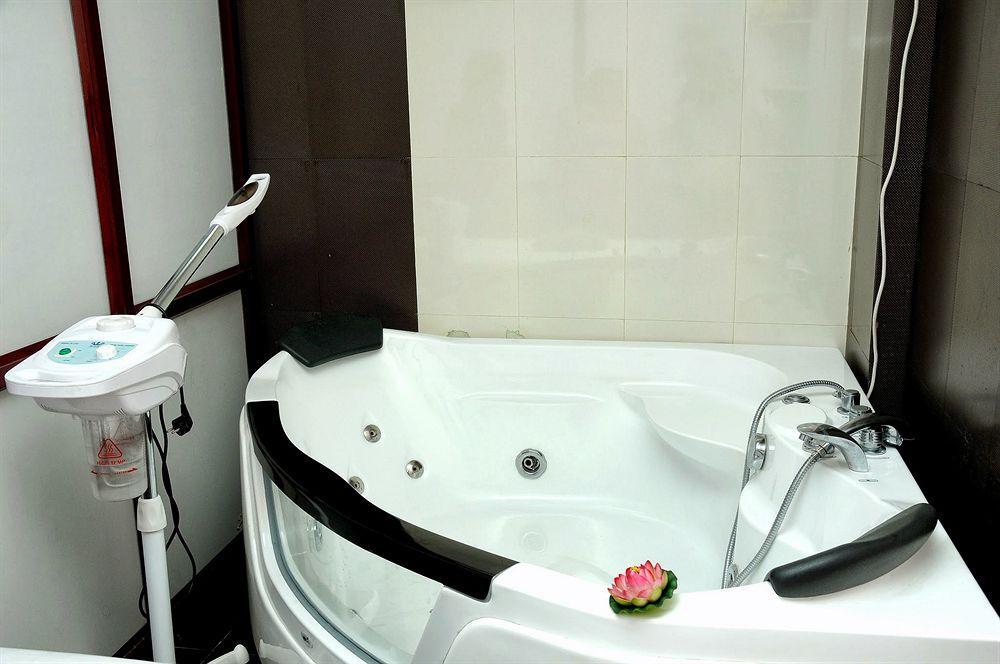 Hotel Kings Kastle Mysore Esterno foto