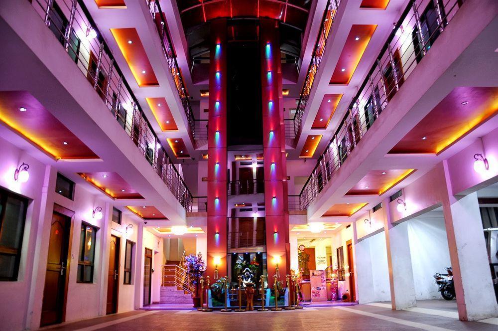 Hotel Kings Kastle Mysore Esterno foto