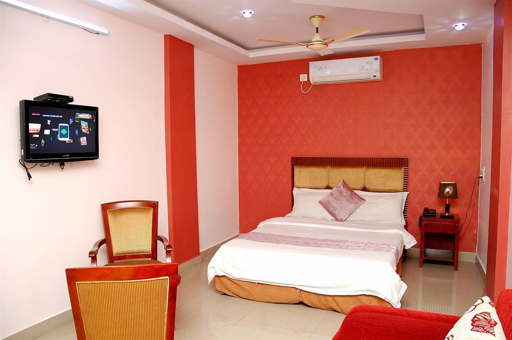 Hotel Kings Kastle Mysore Esterno foto