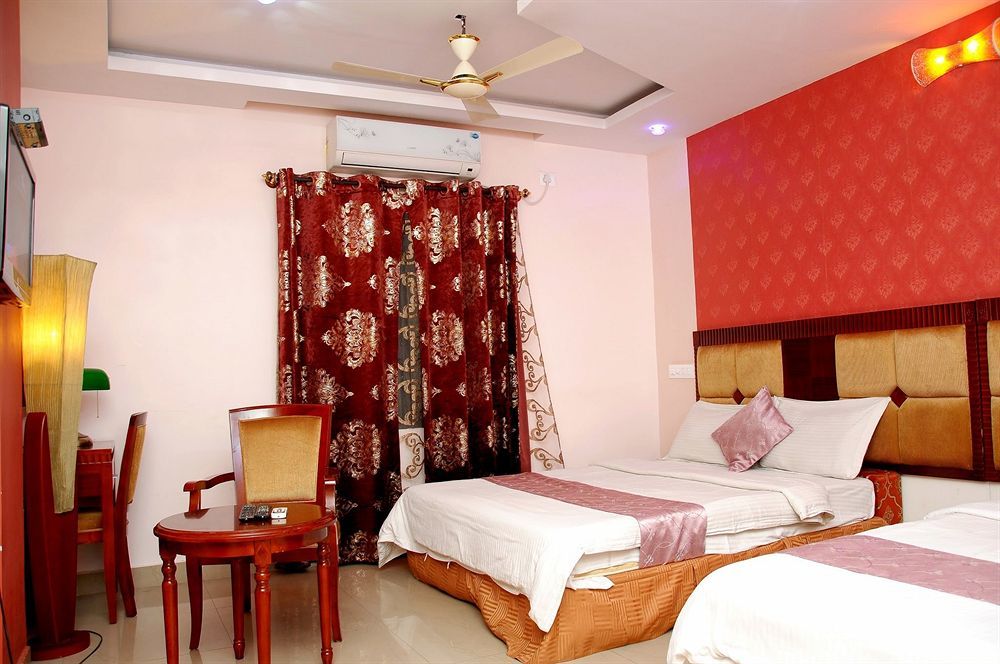 Hotel Kings Kastle Mysore Esterno foto