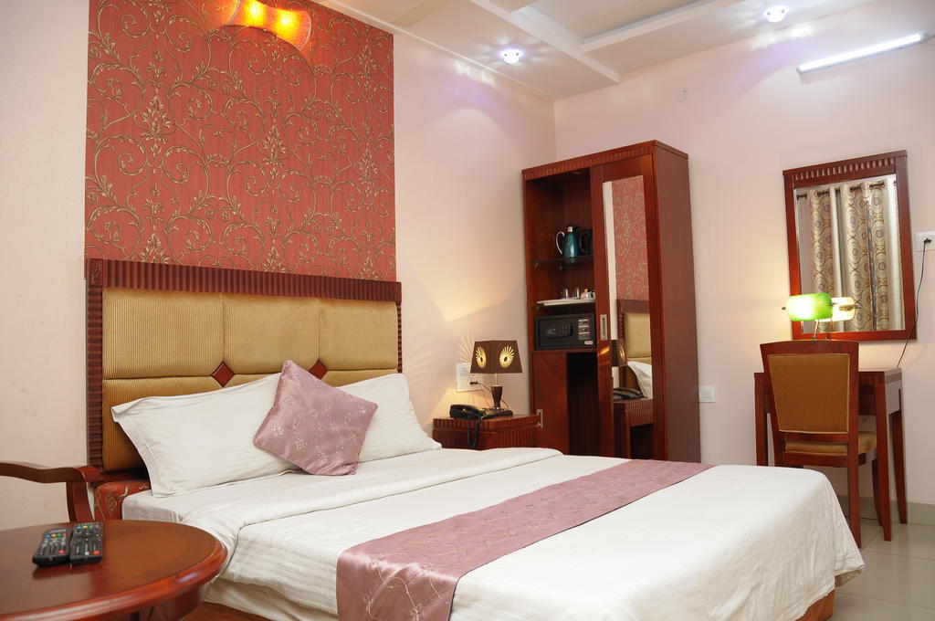 Hotel Kings Kastle Mysore Esterno foto